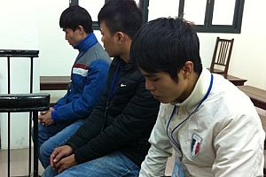 Phạt tù 3 kẻ lừa đảo nạp thẻ điện thoại qua Facebook