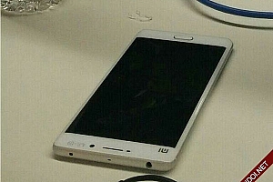 Ảnh thực tế Xiaomi Mi5 phiên bản màu trắng, sẽ ra mắt ngày 8/2